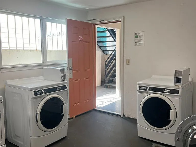 The Chateau Apartments — Photo 16