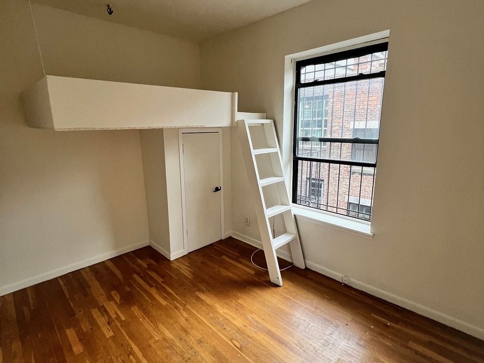 2nd image of 308 W 93rd St #6S