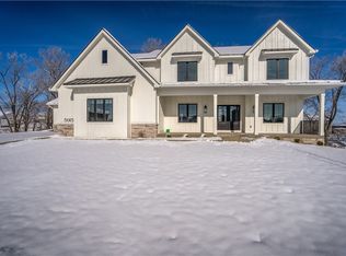 5015 162nd St, Urbandale, IA 50323
