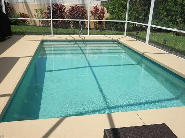 4194 Saint George Ln, Naples, FL 34119