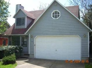 7418 SE Washington St, Portland, OR 97215