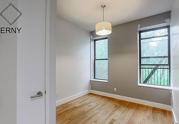5th image of 240 Madison St #3C