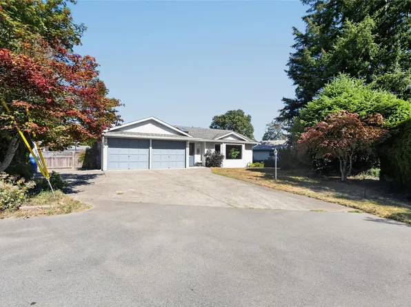 3560 Falcon Dr, Nanaimo, BC V9T 4G8
