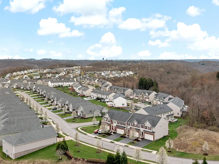 124 Cobblestone Dr — Photo 32