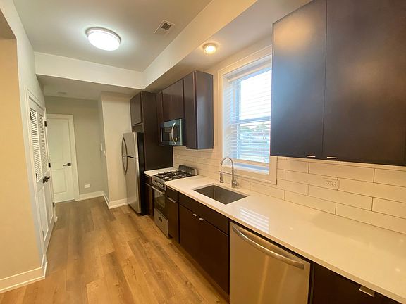4th image of 2542 S Albany Ave #2R