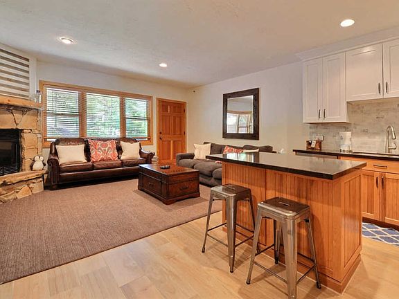 4th image of 690 Deer Valley Dr Unit 10