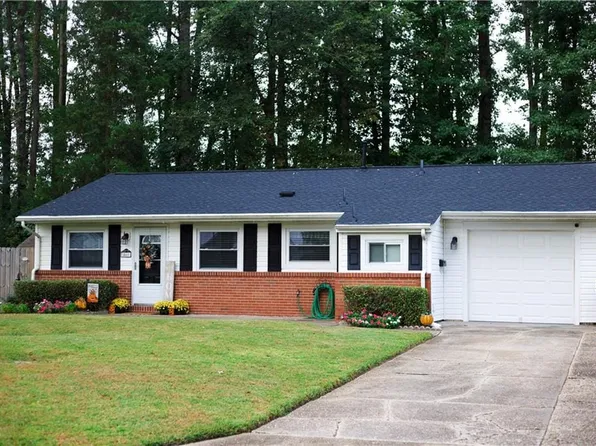 444 Mango Dr, Virginia Beach, VA 23452