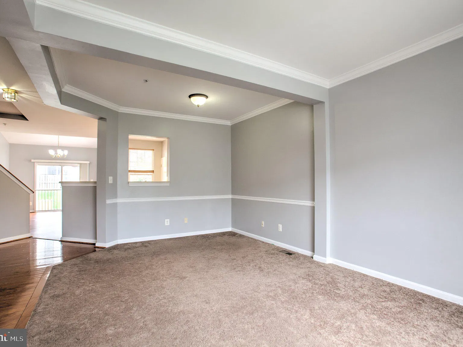 4 bed, 3.5 bath, 1400 sqft, $2,350 — Photo 3