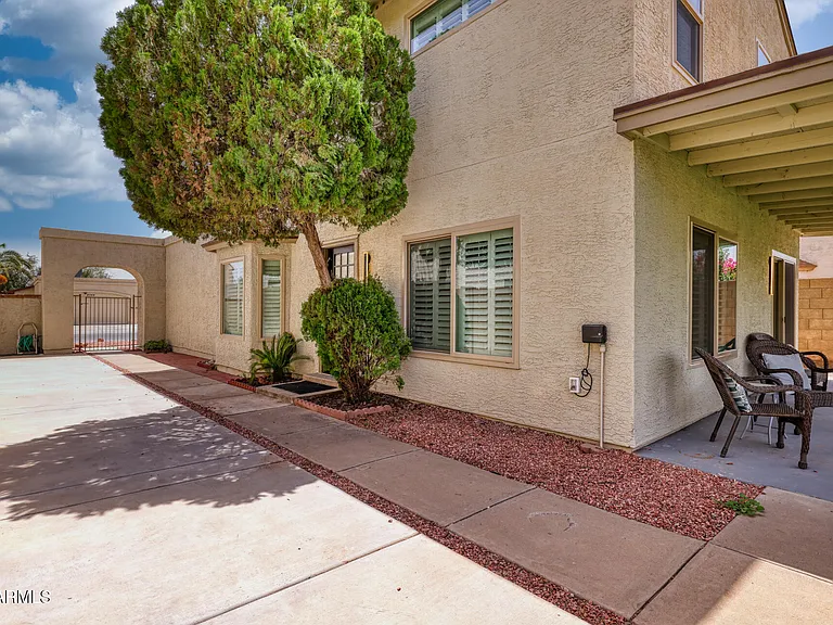 4760 W Wahalla Ln — Photo 37