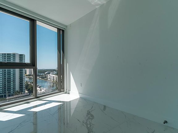 5th image of 15701 Collins Ave #A7002