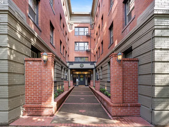 2109 NW Irving St Unit 403, Portland, OR 97210
