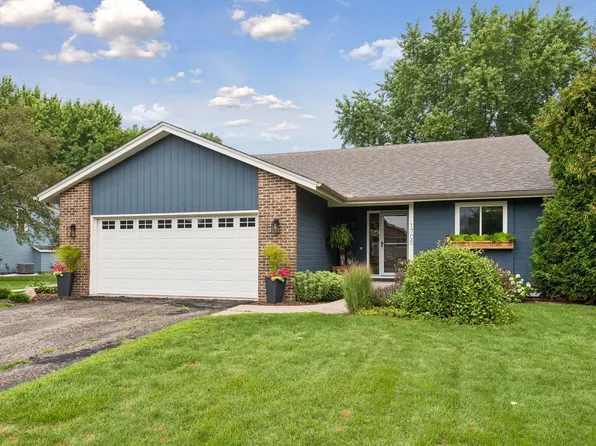 1705 White Oak Dr, Chaska, MN 55318