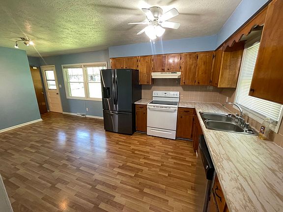 5th image of 511 Ardmore Ln