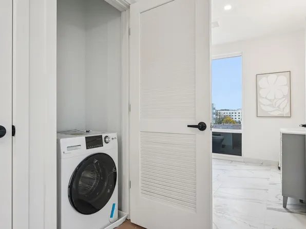 1 Mallory Avenue image 15 of 21