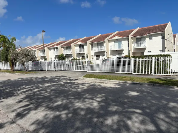 2050 NE 140th St, North Miami Beach, FL 33181