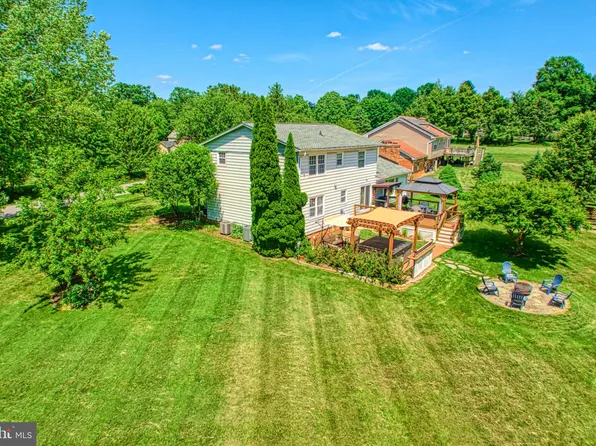 17650 Madison Ave, Hamilton, VA 20158