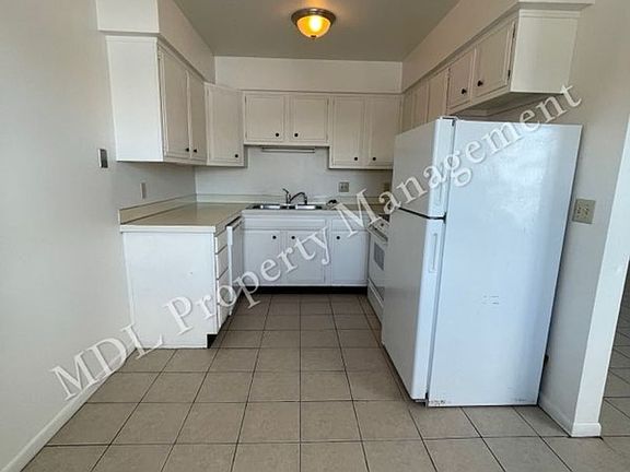 4th image of 2129 Weiss St #3