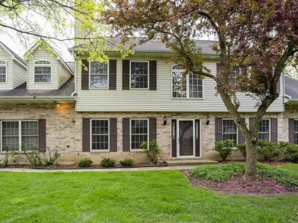 1522 Laurel Oaks Dr, Streamwood, IL 60107