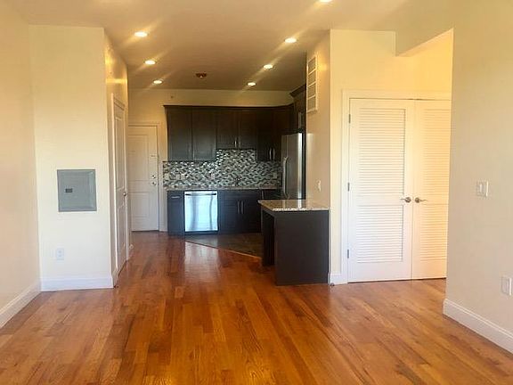 2nd image of 95 N Walnut St APT 505