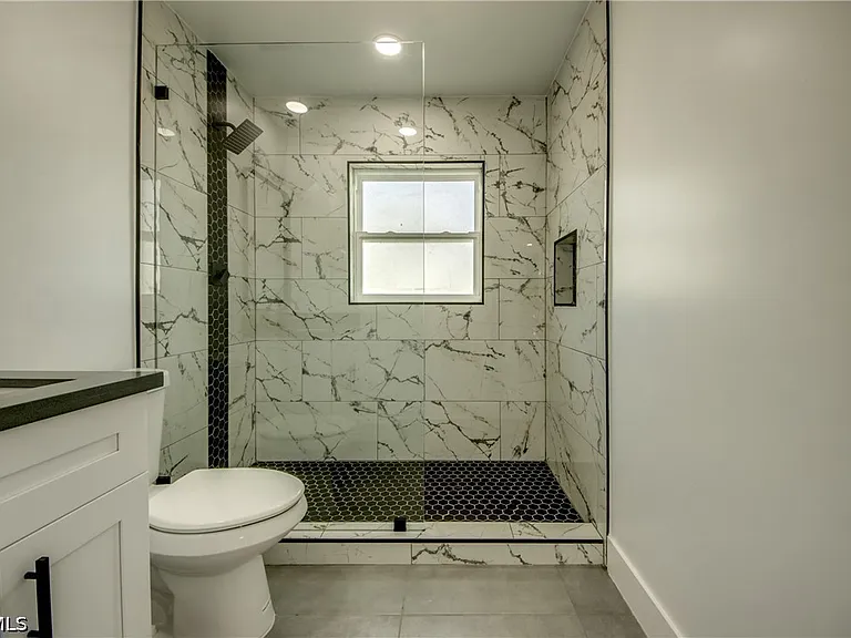 4312 S Pacific Cir — Photo 20