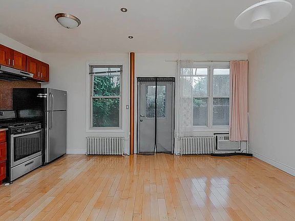 4th image of 36-10 Astoria Blvd S #2
