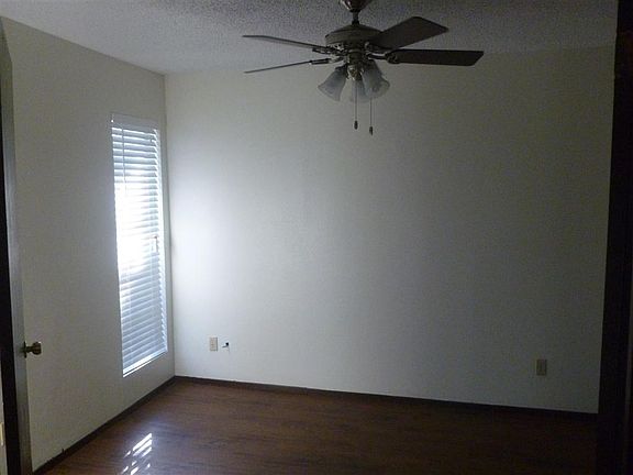 5th image of 8806 Piney Point Dr #B