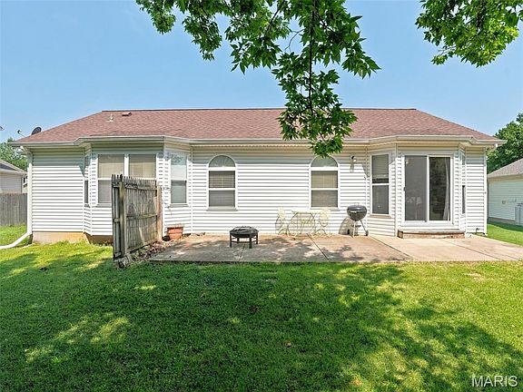 5th image of 498 Pevely Heights Dr