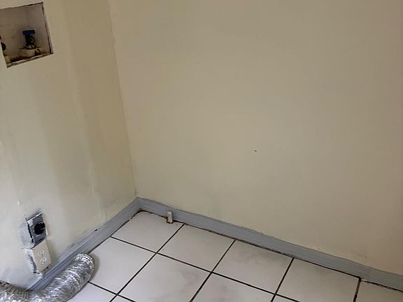 4th image of 4249 Marion Ave