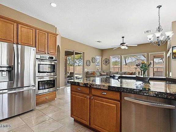 4th image of 11364 E Fairbrook St