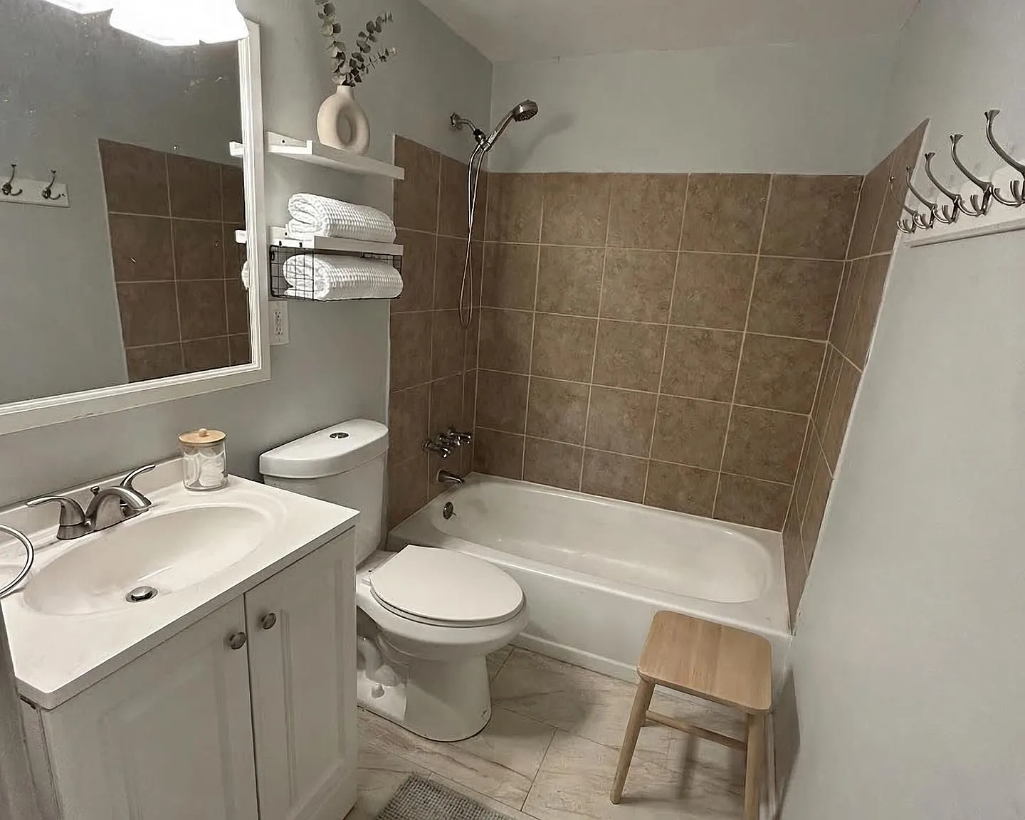 4 bed, 1400 sqft, $2,200 — Photo 4