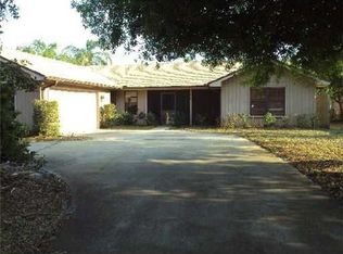 455 10th St SW, Vero Beach, FL 32962