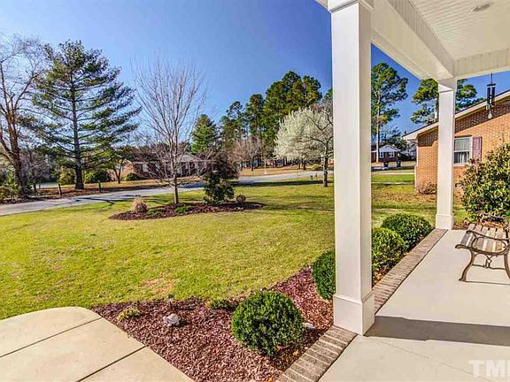 4th image of 605 Camellia Dr