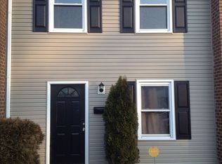 8 Sailboat Cir, Newark, DE 19702