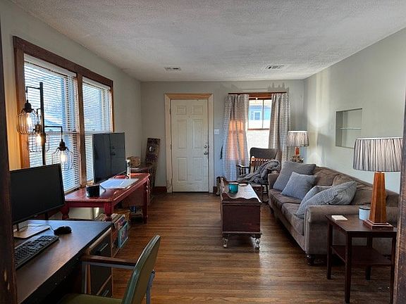 3rd image of 1105 Crossland Ave