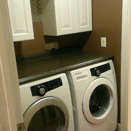 Laundry room with walk in