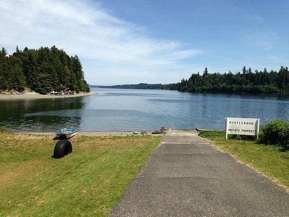 Saltwater boat launch