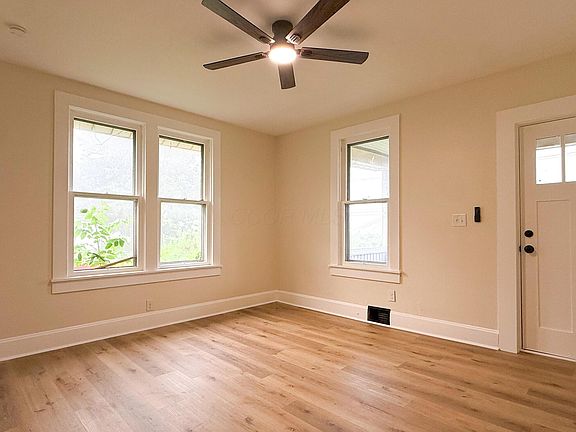 5th image of 36006 Hocking Dr