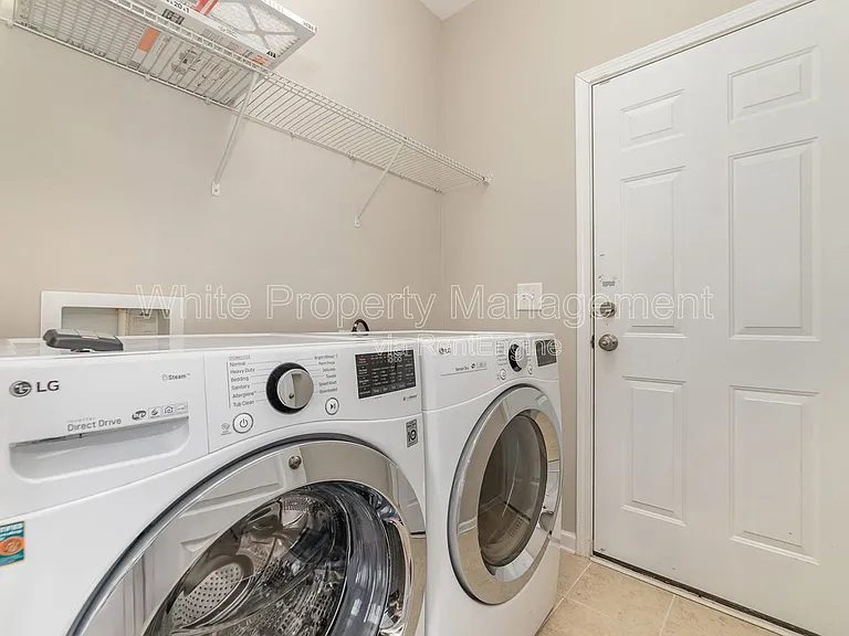 7922 Kelburn Ln — Photo 22