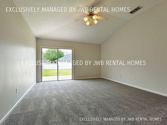 4th image of 3736 Briar Ln