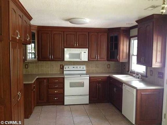 2nd image of 11127 Wychwood Dr