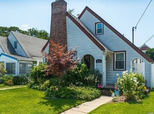 976 Wallace Ave, Baldwin, NY 11510