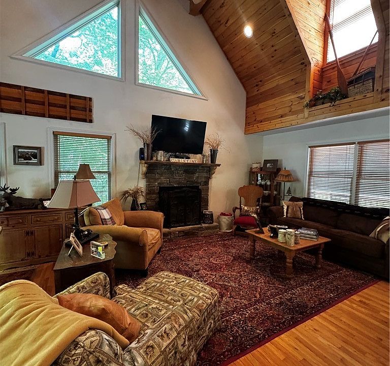 1st image of 128 Hillcrest Road