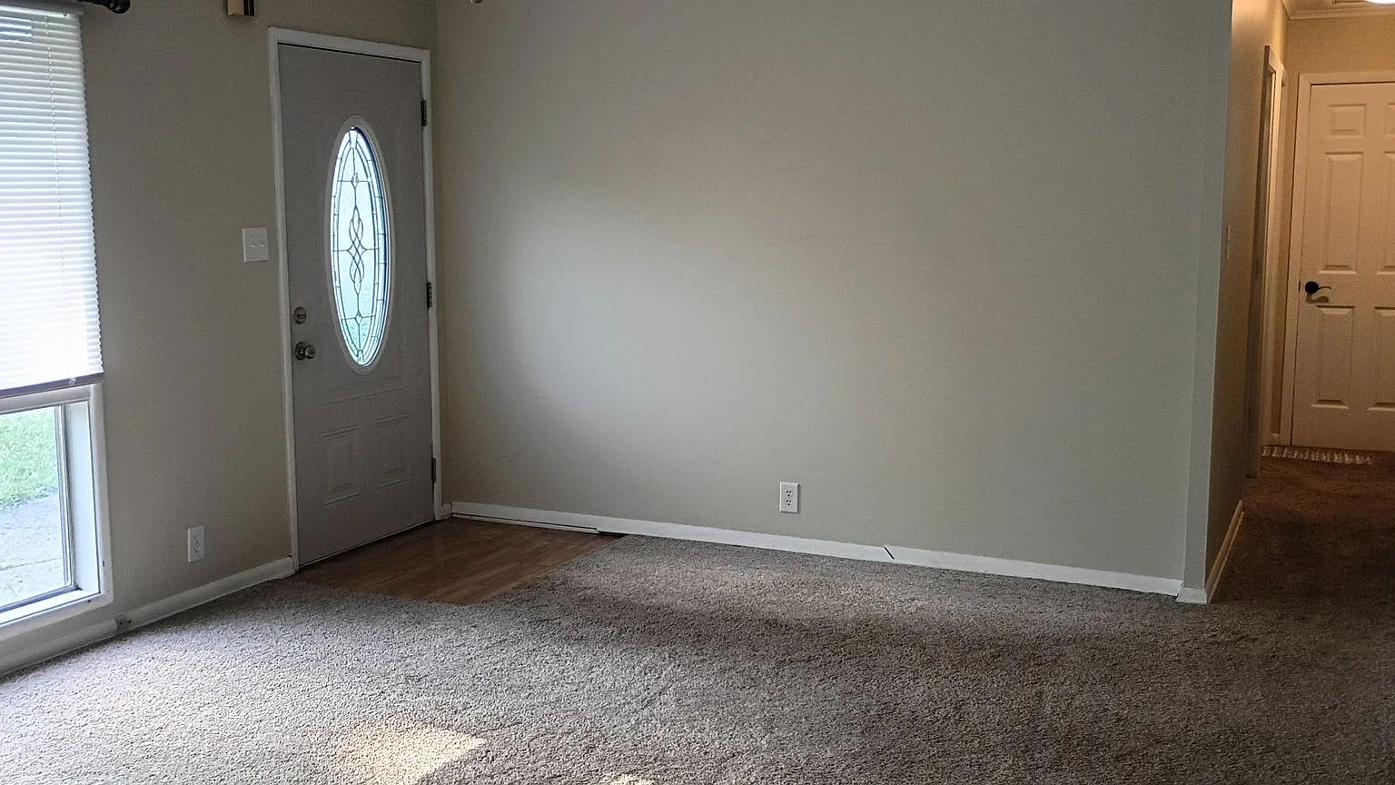 702 Saratoga Ave — Photo 3