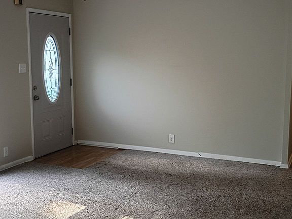 3rd image of 702 Saratoga Ave