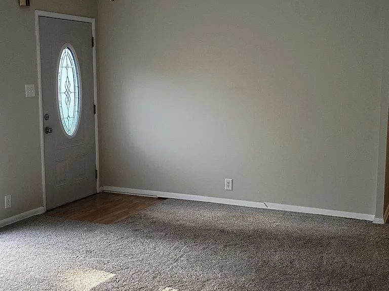 702 Saratoga Ave — Photo 3