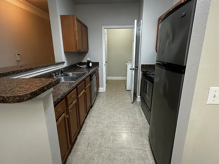 Lafayette Gardens Apartments — Photo 11