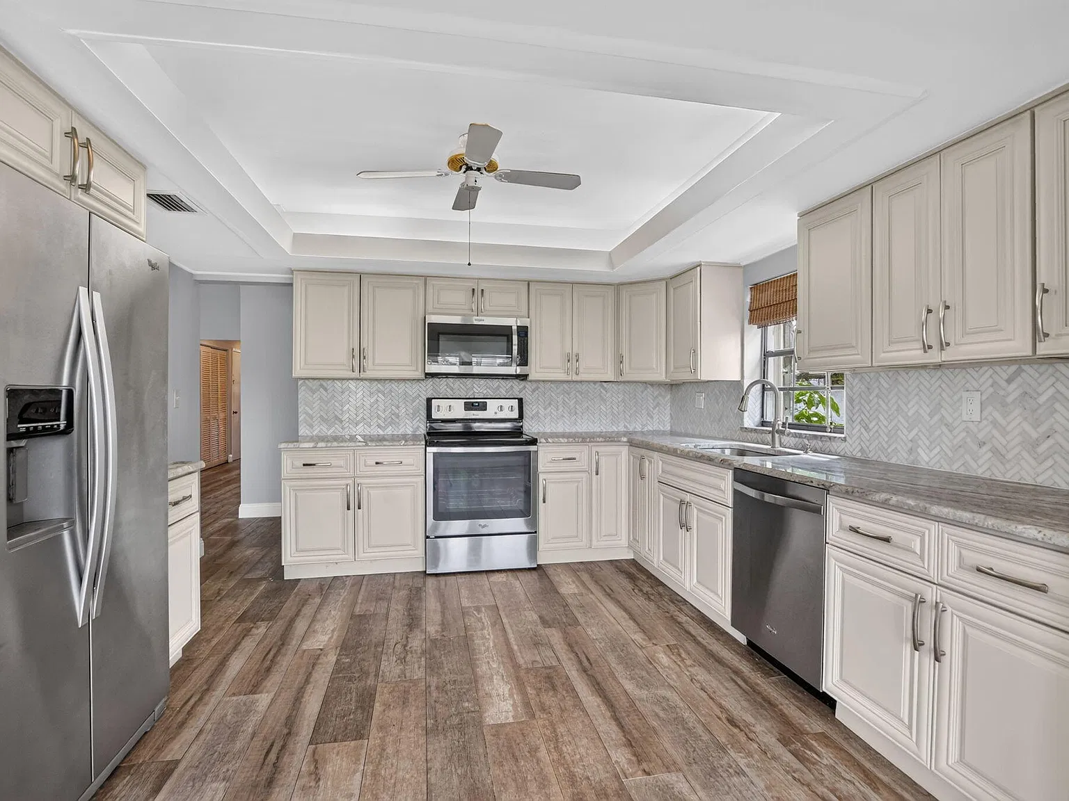 2 bed, 2.0 bath, 1669 sqft, $3,200 — Photo 1