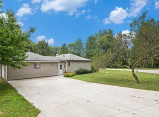 2945 W Arthur Rd, New Era, MI 49446