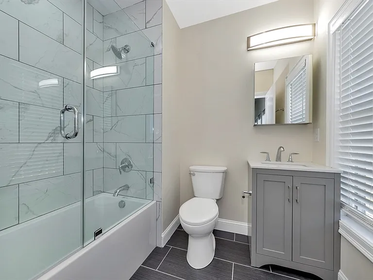 43 Wright Ave #4 — Photo 36