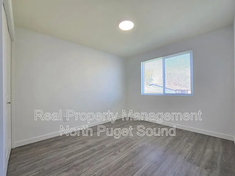 1421 Pine St #B — Photo 11